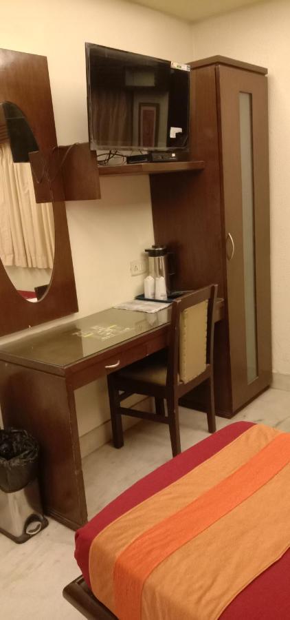 Hotel Aston Калькутта Экстерьер фото